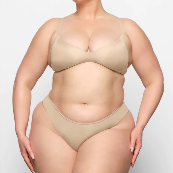 Skims WIRELESS Form Lightly lined Bra Sand Cream NWOT 40DDD - Picture 6 of 7